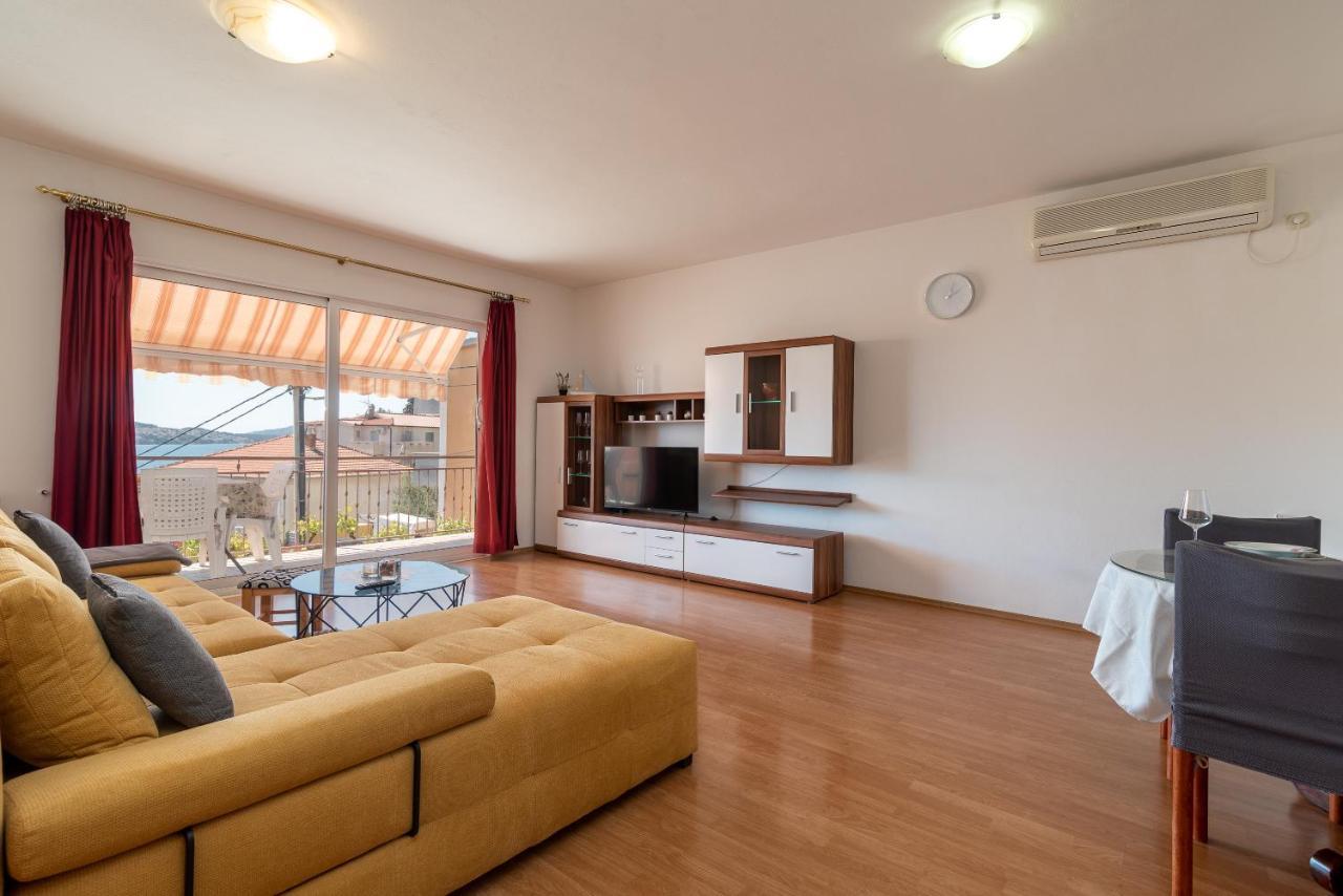 Comfortable Apartment Near The Sea Трогір Екстер'єр фото