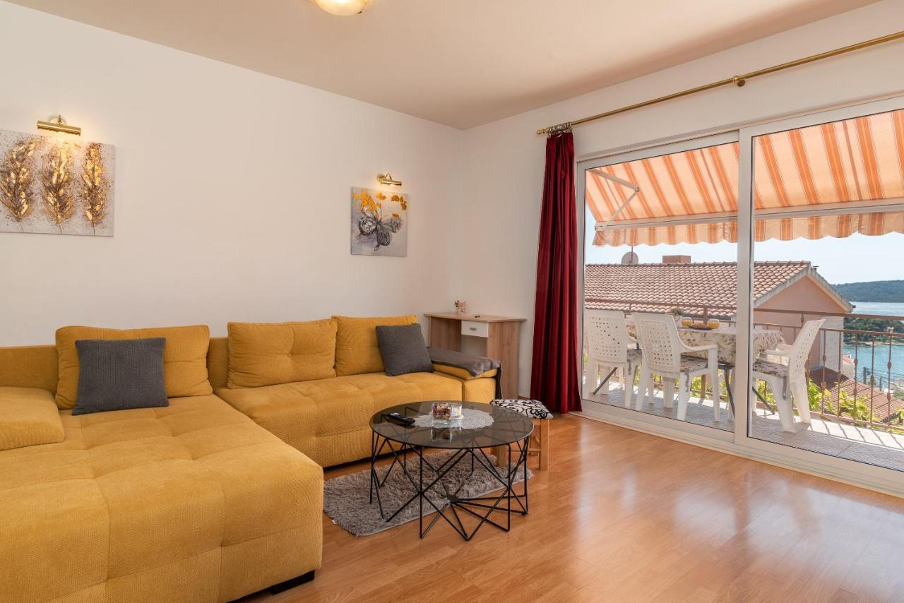 Comfortable Apartment Near The Sea Трогір Екстер'єр фото