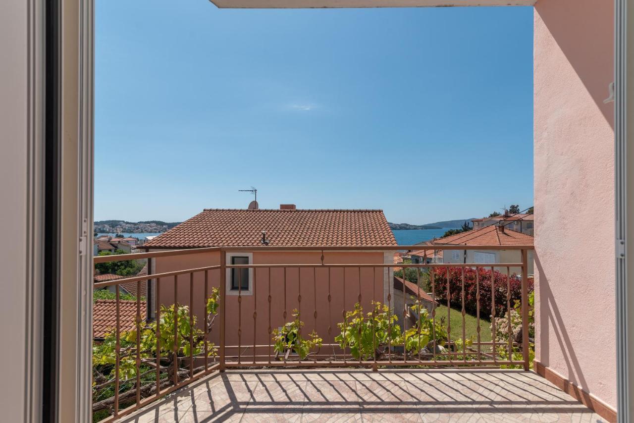 Comfortable Apartment Near The Sea Трогір Екстер'єр фото