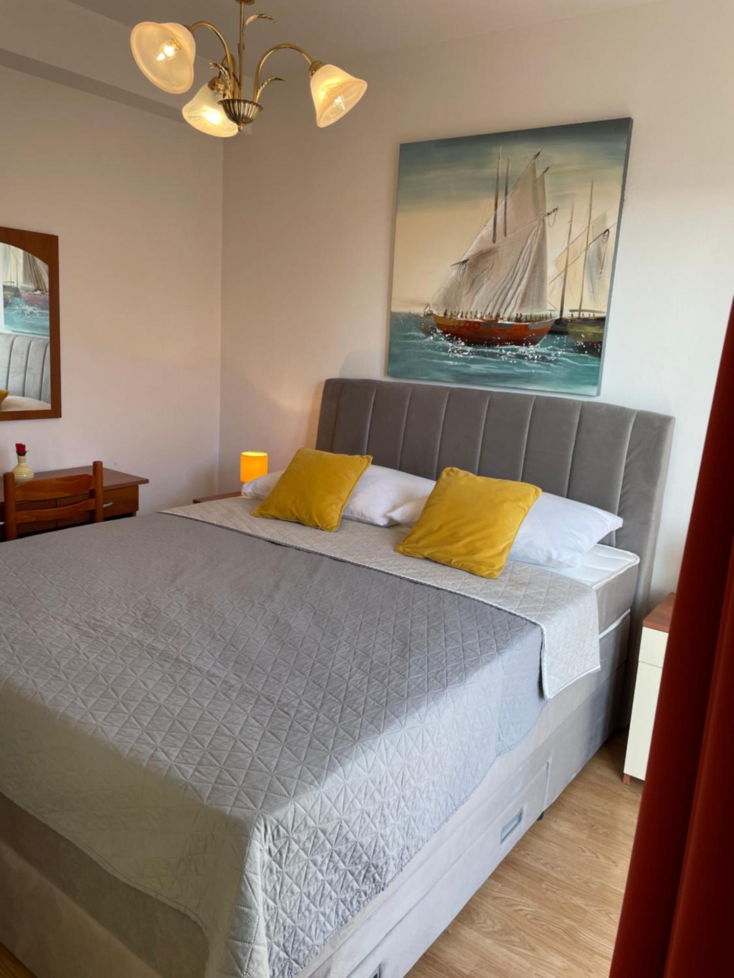 Comfortable Apartment Near The Sea Трогір Екстер'єр фото
