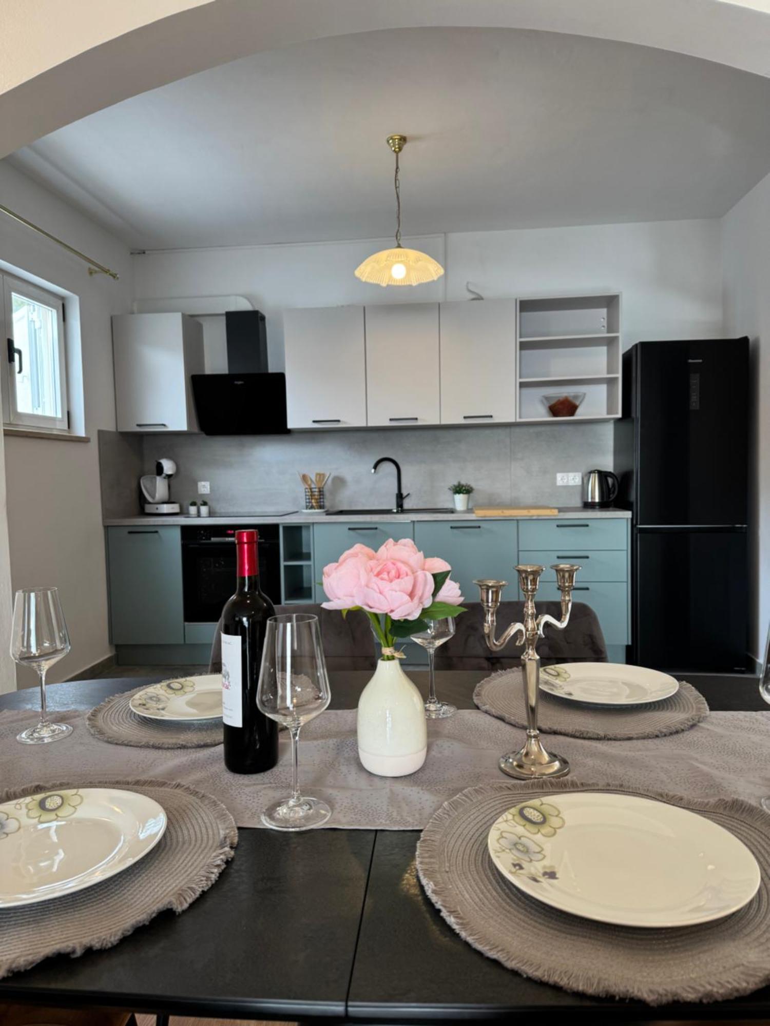 Comfortable Apartment Near The Sea Трогір Екстер'єр фото